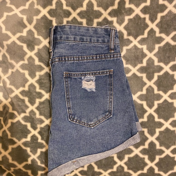 $12 women’s SHEIN denim shorts! - Picture 5 of 5